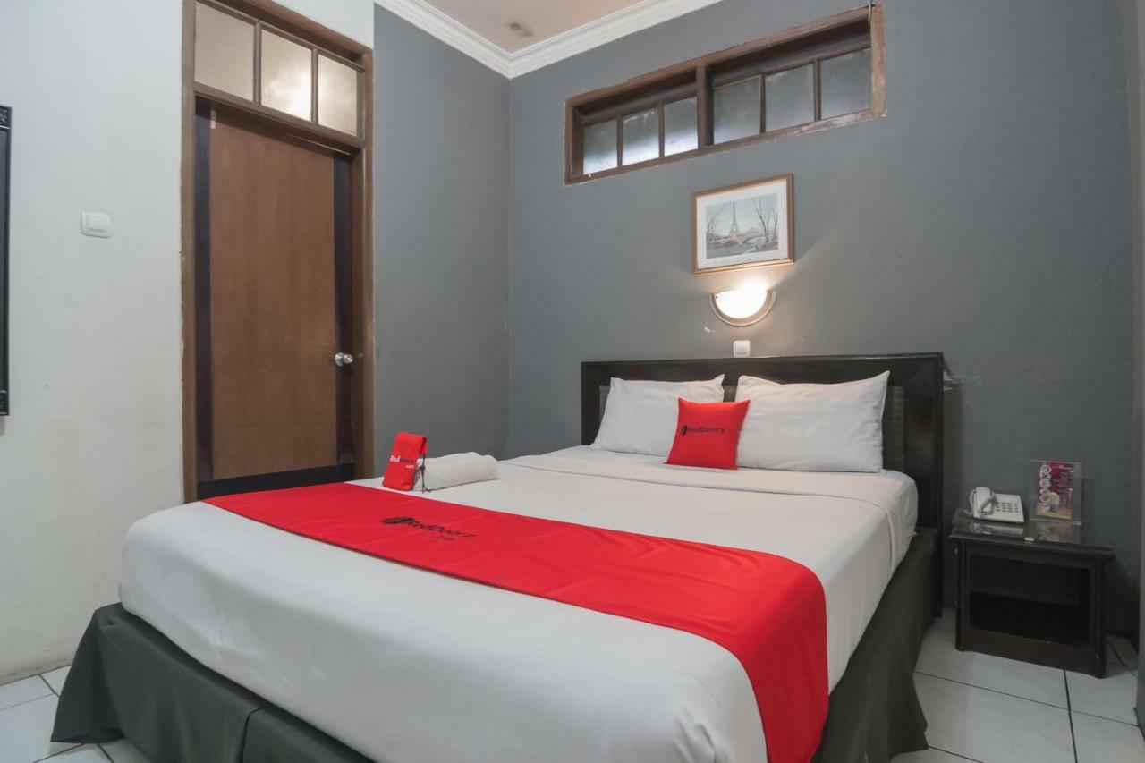 Reddoorz @ Cihampelas Bandung Exteriér fotografie