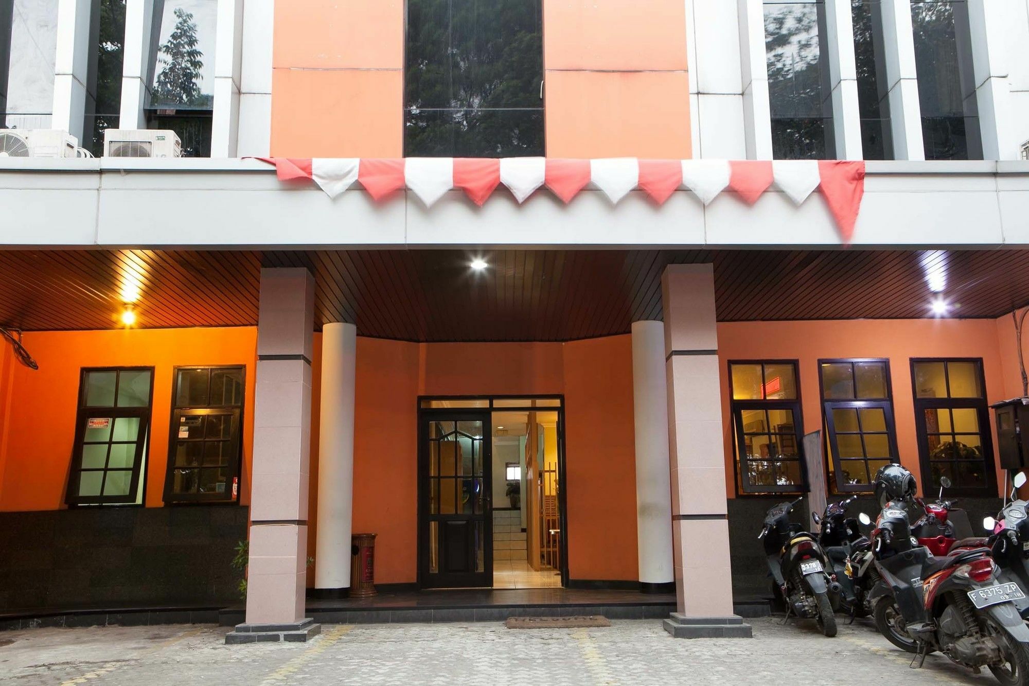 Reddoorz @ Cihampelas Bandung Exteriér fotografie